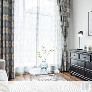 可愛いひまわり柄のレースカーテン