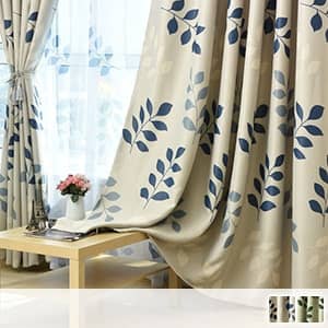 リーフ柄のドレープカーテン