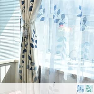 リーフ柄のレースカーテン