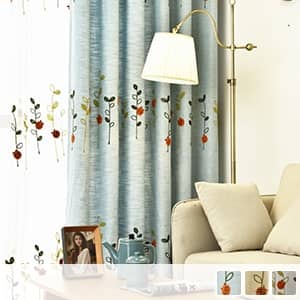 可愛いテントウムシを刺繍されたドレープカーテン