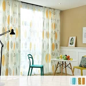 北欧風リーフデザインのカーテン