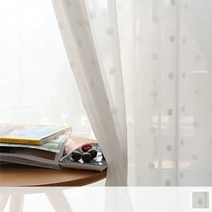 可愛いドット柄のレースカーテン