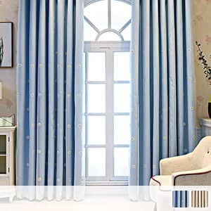 キュートな小花を刺繍された姫系カーテン