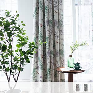 ボタニカルな植物柄のレース付きセットカーテン