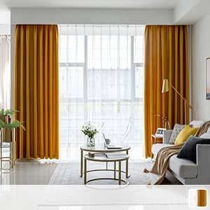 枝のような柄が入っているカーテン