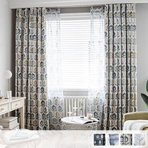 ポップでカラフルな花模様ドレープカーテン