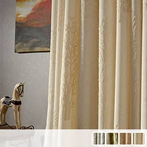 ポプラモチーフの糸刺繍を施し