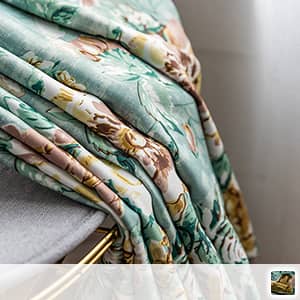 水彩画花模様のドレープカーテン