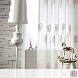 上品なタッチが美しいエンブロイダリーのレースカーテン