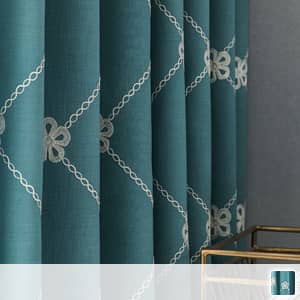 キュートな花柄刺繍のドレープカーテン