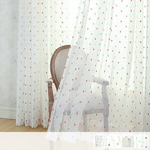 キュートなドットの糸刺繍を施しましたレースカーテン