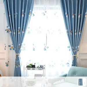 可愛い雲や虹のデザインのセットカーテン