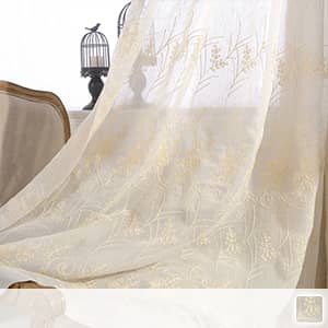 キュートな花やリーフを刺繍しレースカーテン