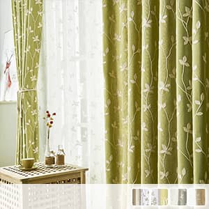 蔓モチーフを刺繍しました