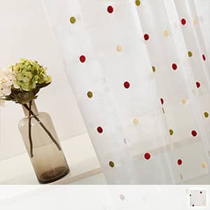 キュートなドット刺繍のレースカーテン