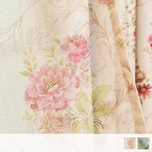 クラシカルな雰囲気が漂うボタンの花のレースカーテン