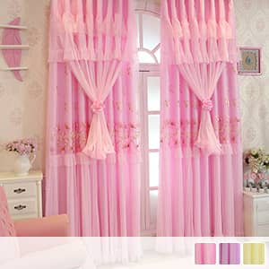 甘くてロマンティックな雰囲気の姫系カーテン