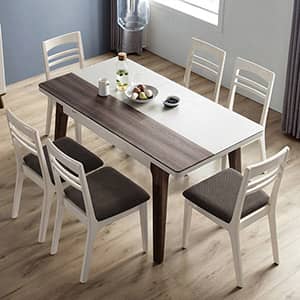 軽白とダークブラウンを組み合わせた天板はファッションナブルのダイニングテーブル