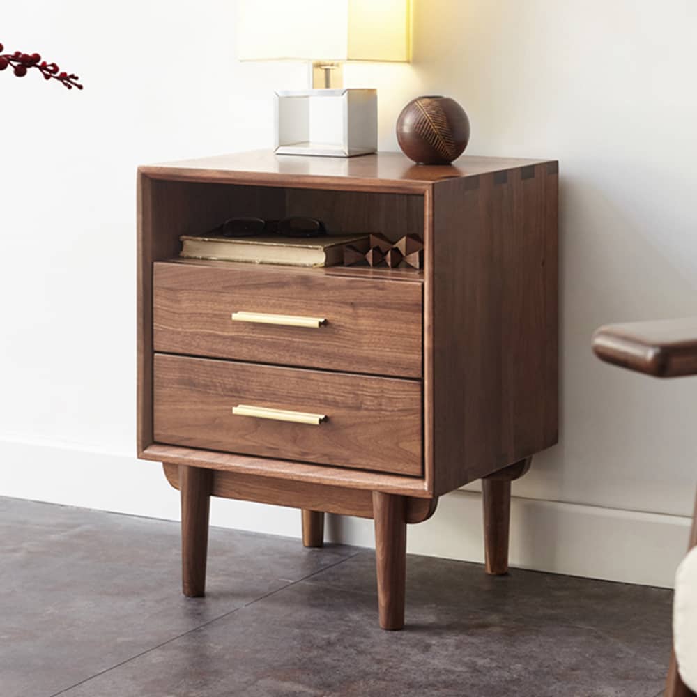 暮らしのあらゆる場所にぴったりフィットするナイトテーブル