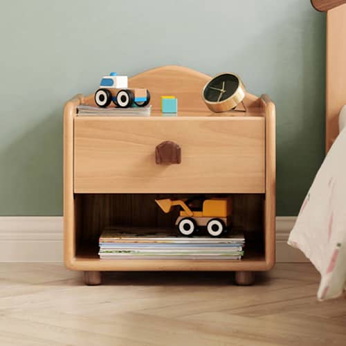 きちんと整理された印象のお部屋になるナイトテーブル