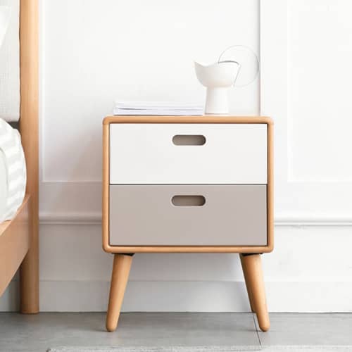 シンプルなナイトテーブル