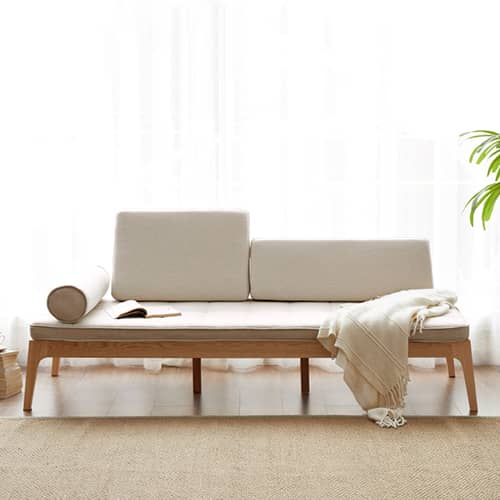 ユニークなデザインのベンチソファ