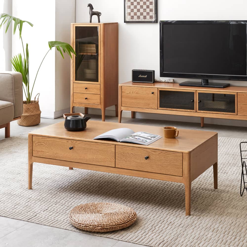 落ち着いた色調と美しい木目を持つセンターテーブル