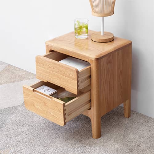 素朴さと優しさを演出した、飽きの来ないスタイリッシュなデザインのナイトテーブル