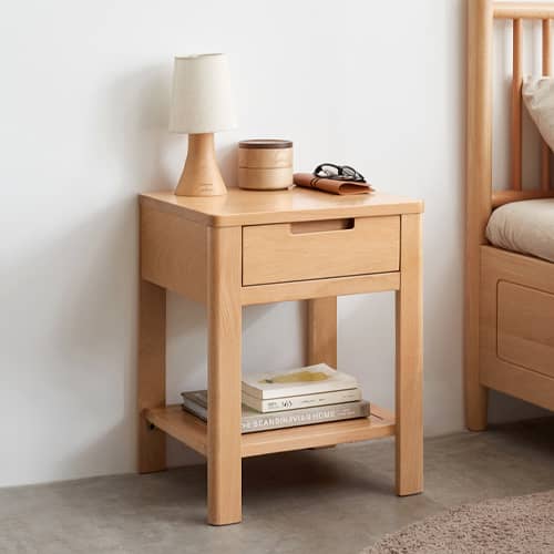 高品質木材で作ったナイトテーブル