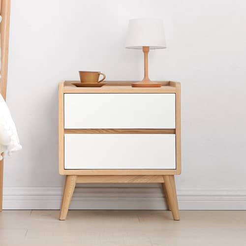 モダンリビングにバッチリ決まるナイトテーブル