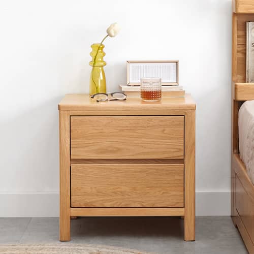 クラシックとモダンを兼ね備えた空間を演出くれるナイトテーブル