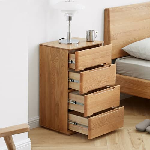 コンパクトなナイトテーブルで省スペースに収納をプラス
