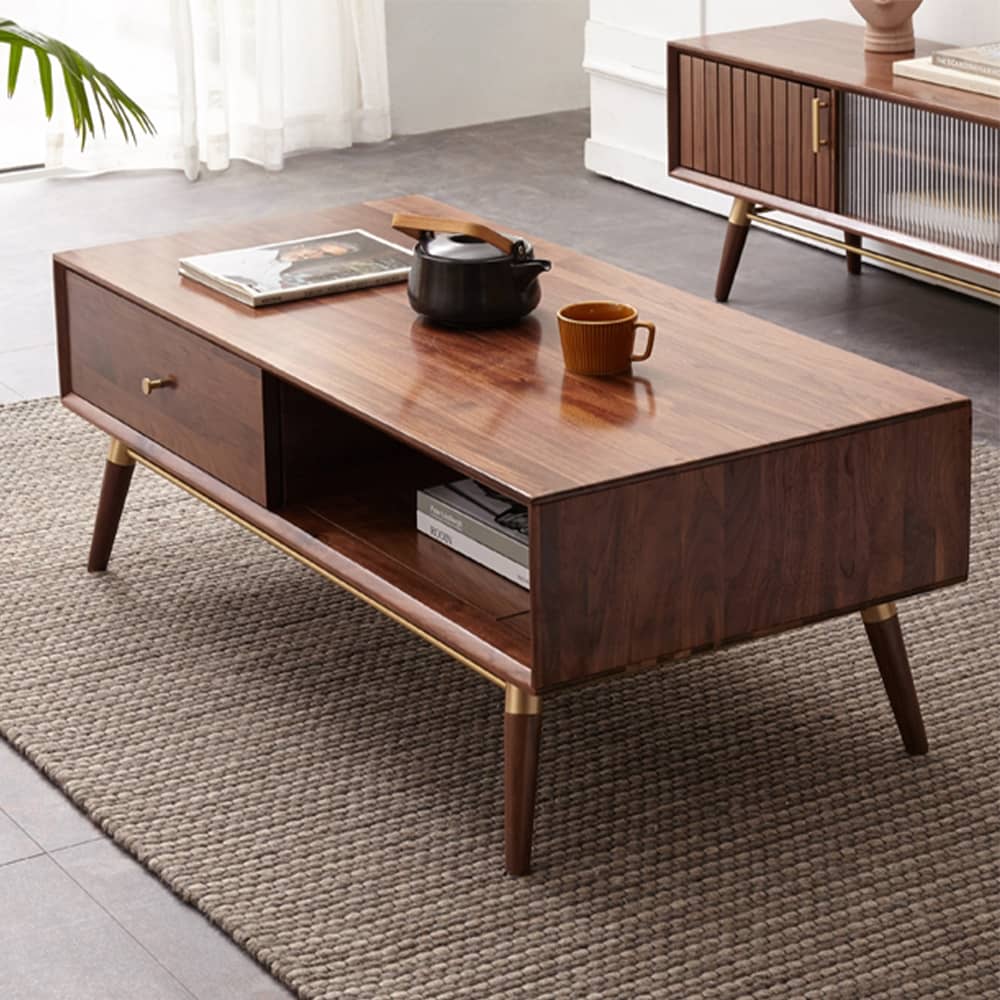 クラシックとモダンを兼ね備えた空間を演出するセンターテーブル