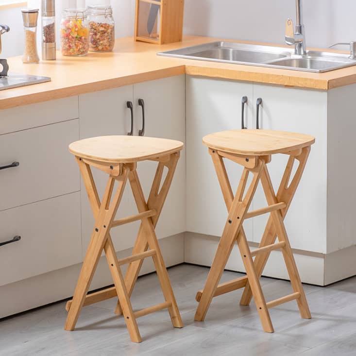 ナチュラルな竹集成材折りたたみ式スツール