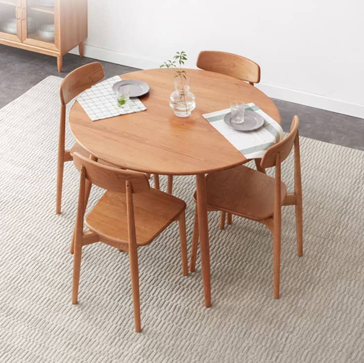 チェリー材のダイニングテーブル