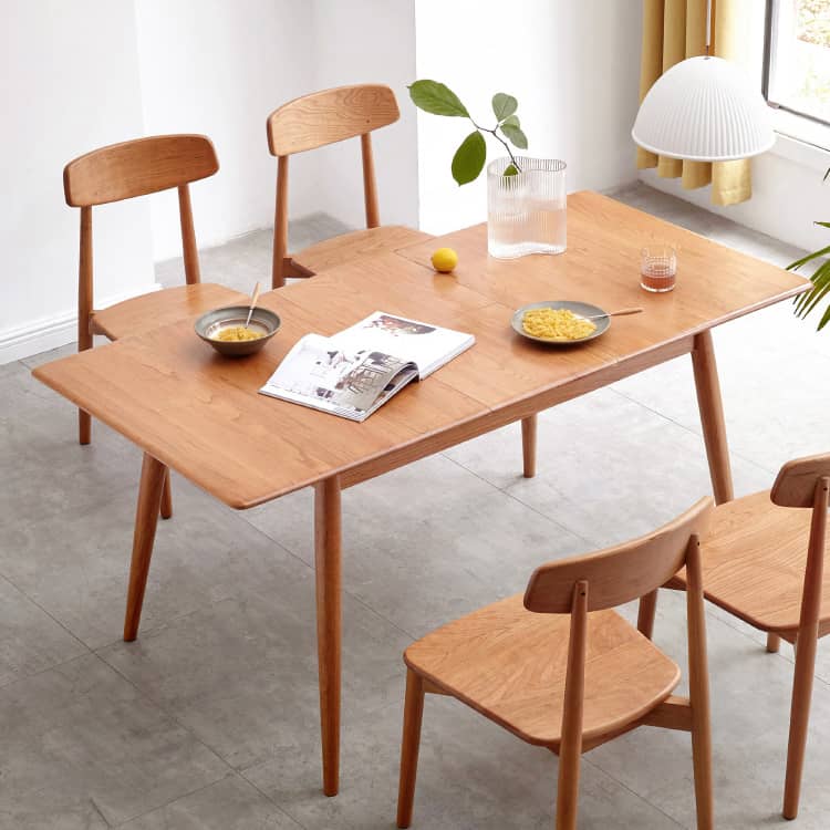 チェリー材のダイニングテーブル