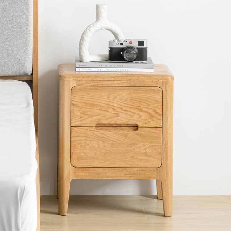 ベッド周りをキレイに整理整頓できるナイトテーブル,無垢材100%