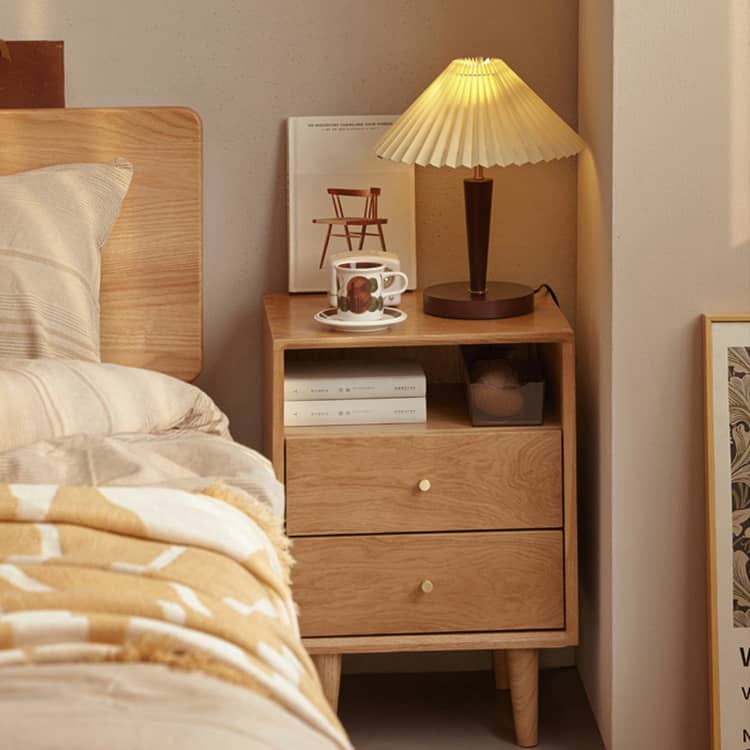 ベッド周りをキレイに整理整頓できるナイトテーブル