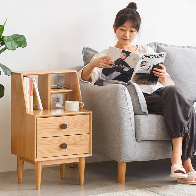 ベッド周りをキレイに整理整頓できるナイトテーブル,無垢材100%