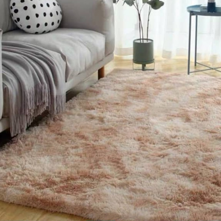 足元から気持ち良い柔らかさを感じるラグカーペット