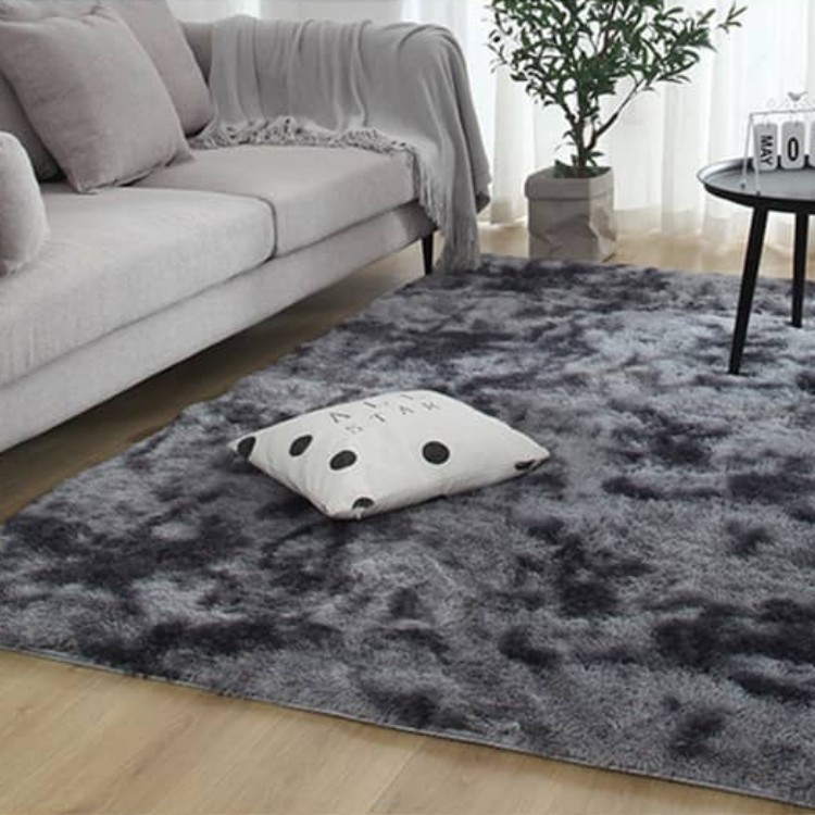 通気性が良く、オールシーズンさらさらな質感を保つラグカーペット。